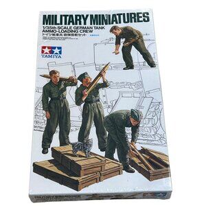 Tamiya Military Miniatures 1/35th Scale German Tank Ammo-Loading Crew Set